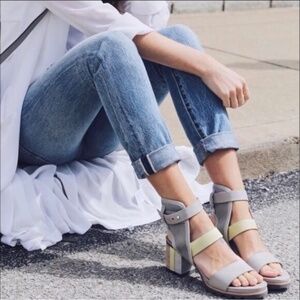 NWOT Sorel Addington Gray Platform Sandal w/ Adjustable Ankle Cuff Size 9